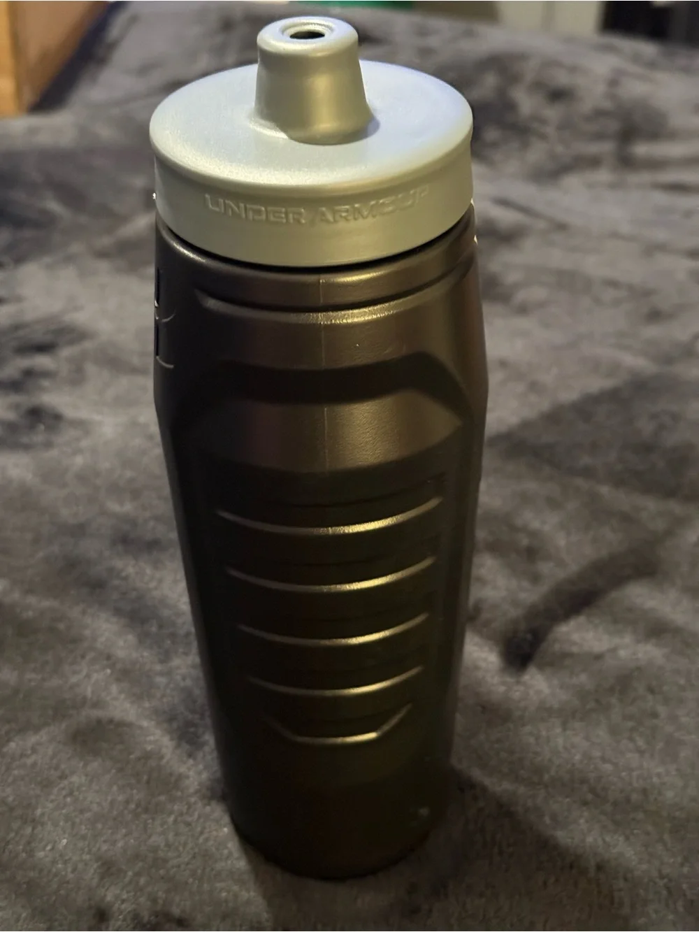 Under Armour durable 32oz